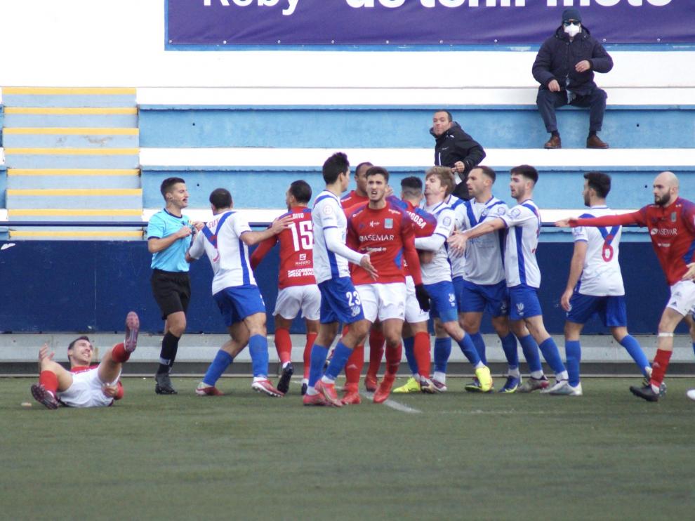 El Tarazona se impuso en un disputado encuentro en el que remontó ante el Europa.