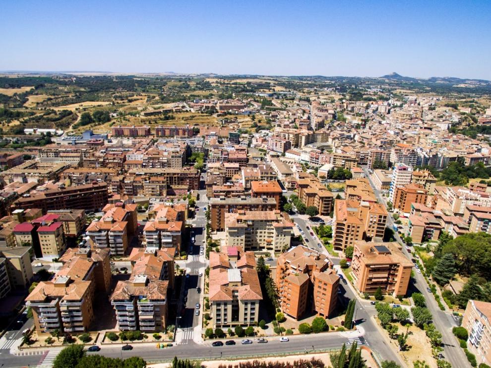 Vista aérea de la localidad de Barbastro.