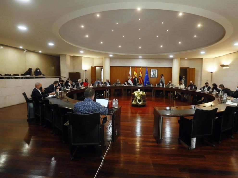 Imagen de la sesión plenaria celebrada este viernes en la Diputación.