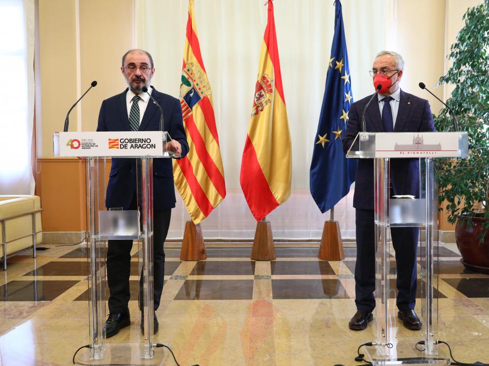 El Presidente de Aragón, Javier Lambán, recibe en su despacho al presidente del COE, Alejandro Blanco.