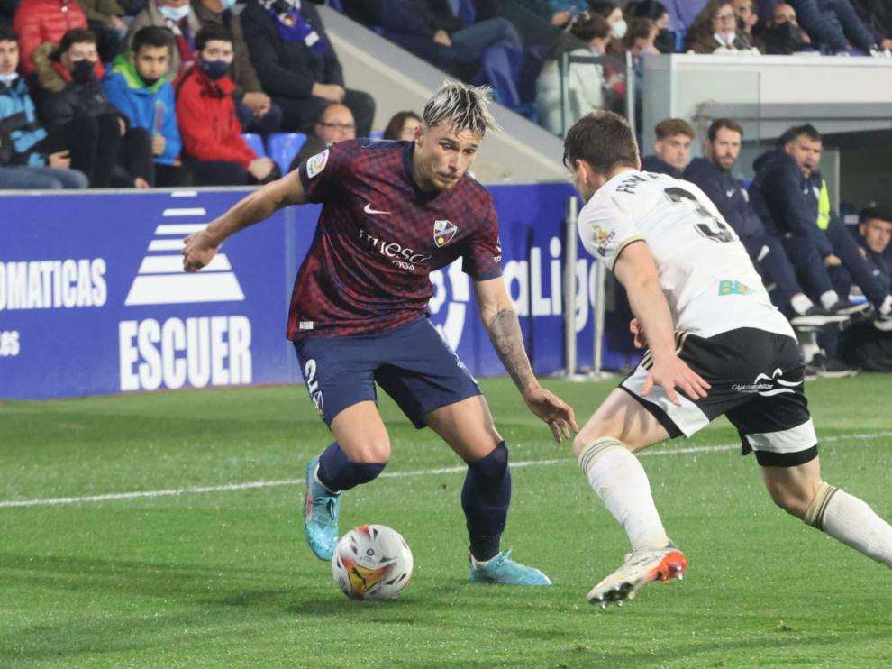 El Huesca ha roto su racha negativa y ha ganado al Burgos.