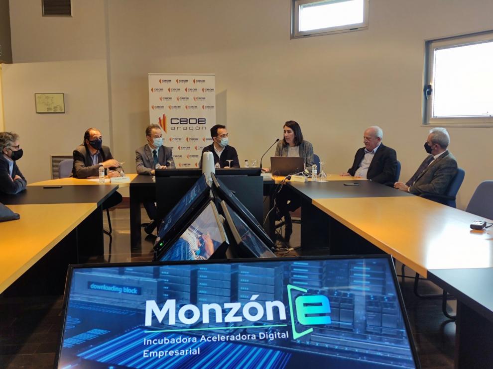 Un momento de la presentación de la aceleradora de empresas de Monzón, este viernes en la sede de la Crea en Zaragoza.
