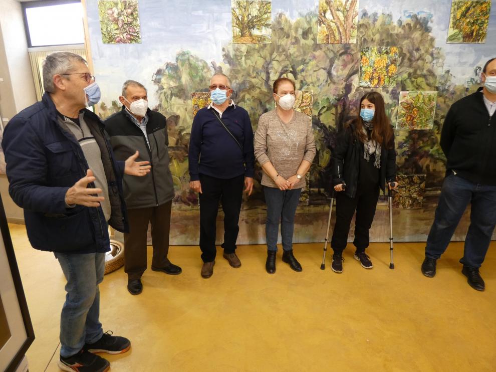 Participantes en el acto de inauguración de la sala de exposiciones de Buera.