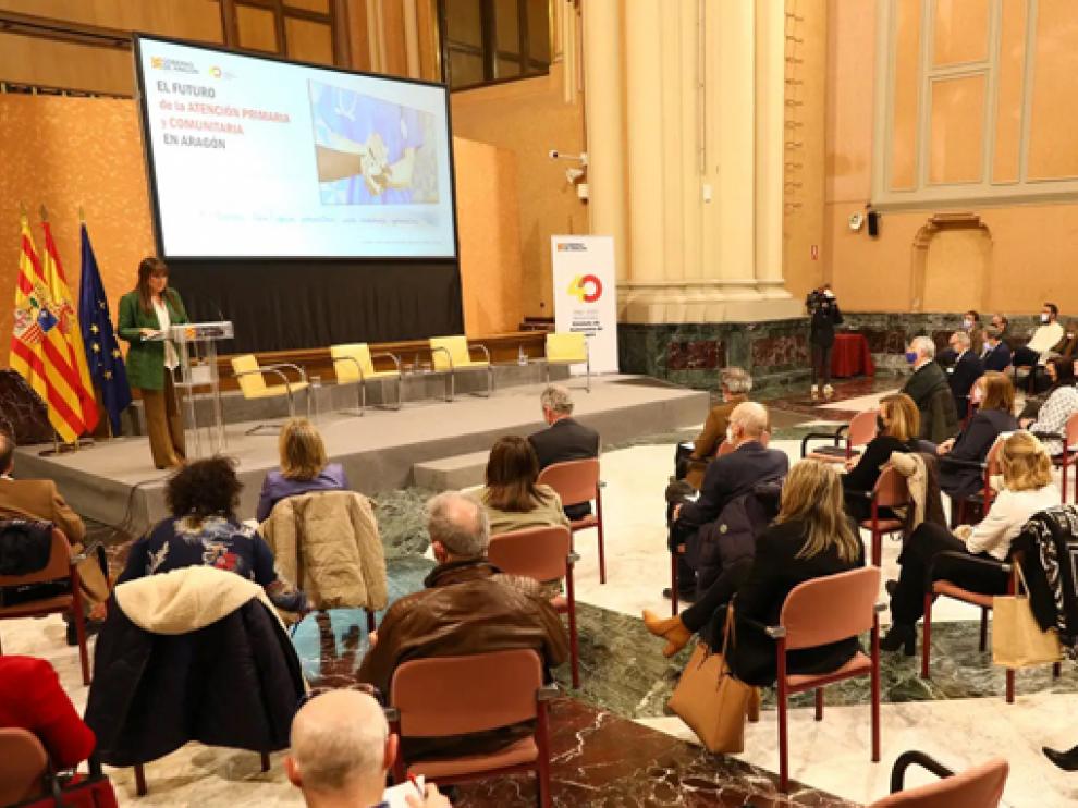 La Consejera de Sanidad del GA inaugurando la jornada "El futuro de la Atención Primaria y Comunitaria en Aragón"
