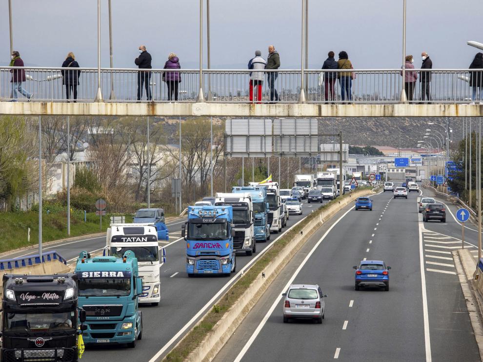 Transportistas en huelga este miércoles en Logroño.