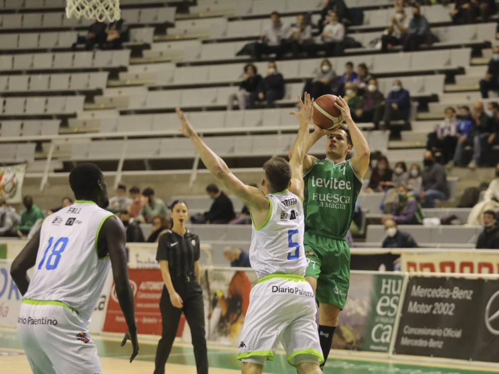 Una acción del partido de ida entre Levitec Huesca La Magia y Palencia.