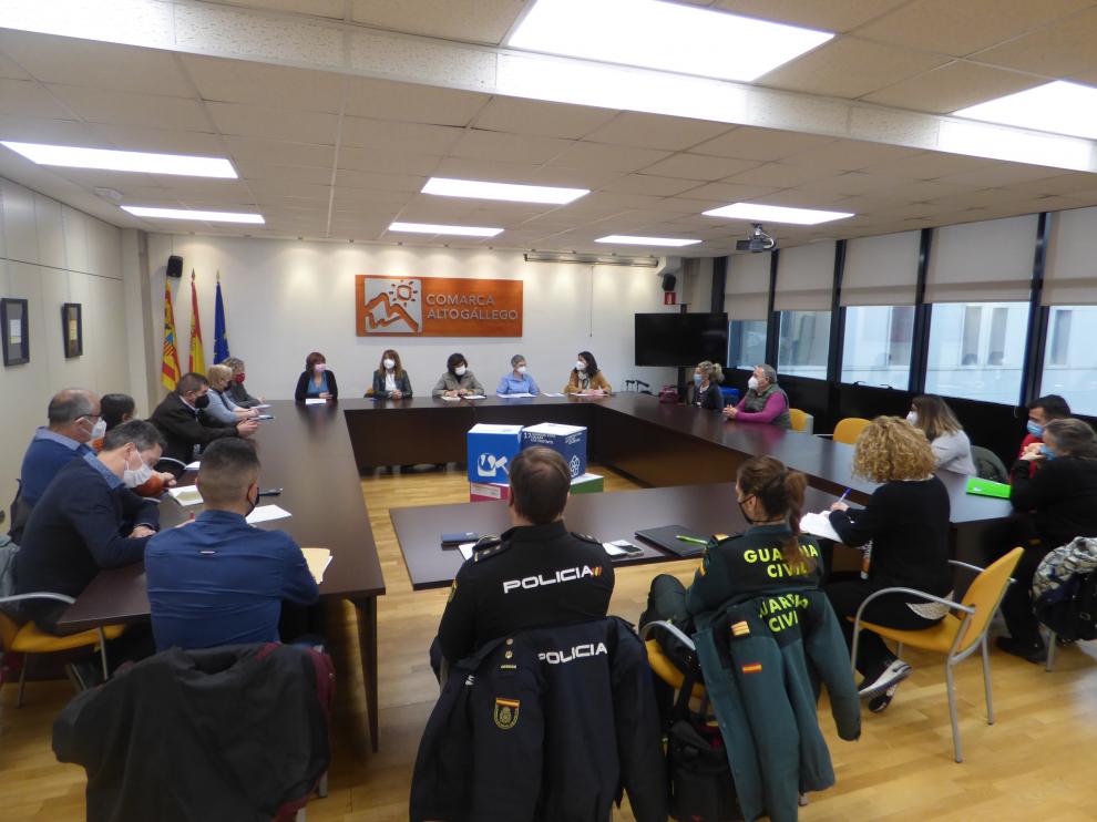Imagen de la reunión de trabajo celebrada este lunes en la sede de la Comarca Alto Gállego.