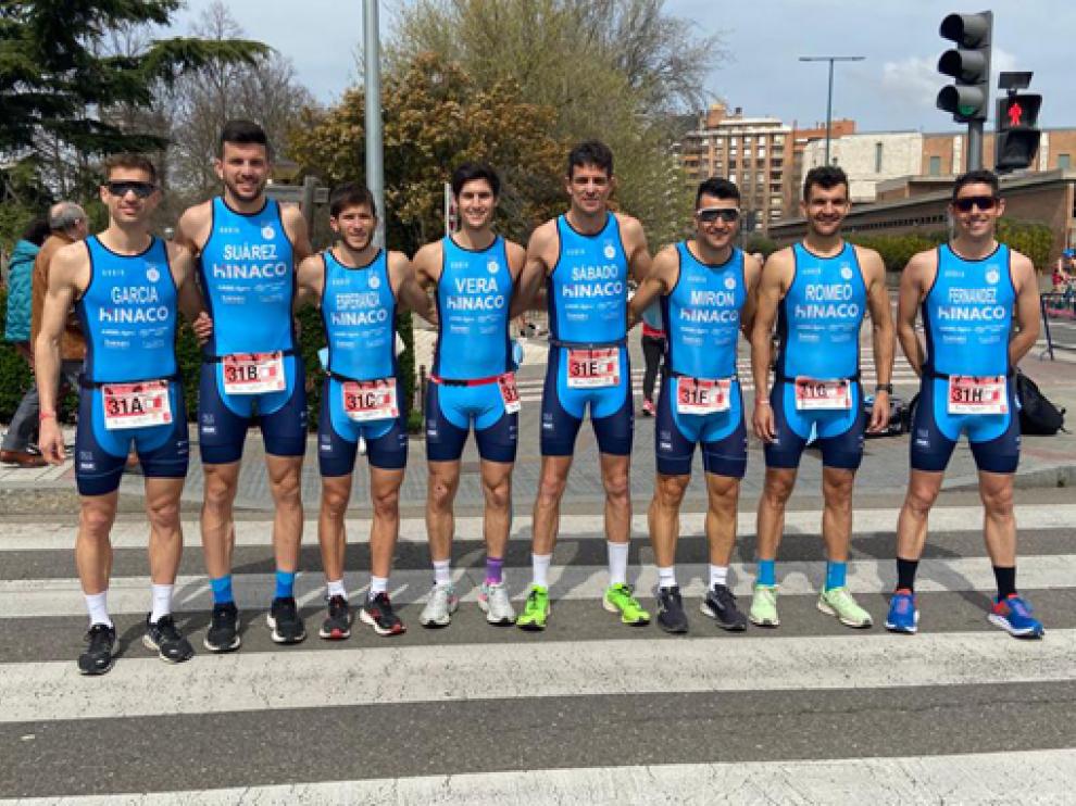Los ocho integrantes del equipo de Hinaco que compitieron este sábado en Valladolid.