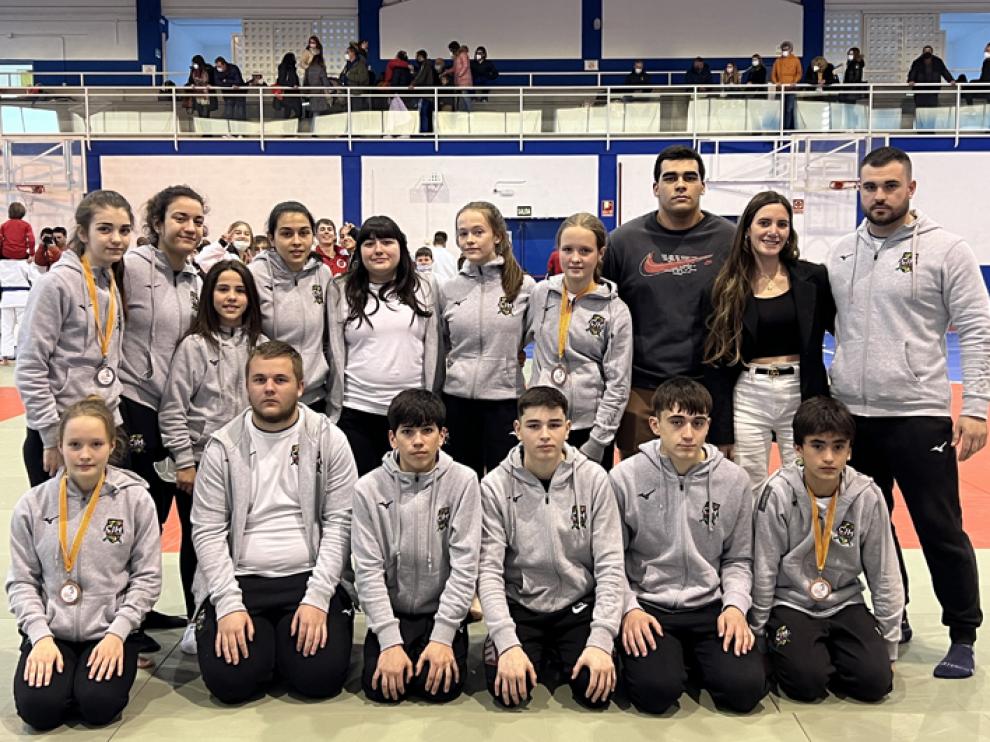 Participantes del Club Judo Huesca en tierras zaragozanas.