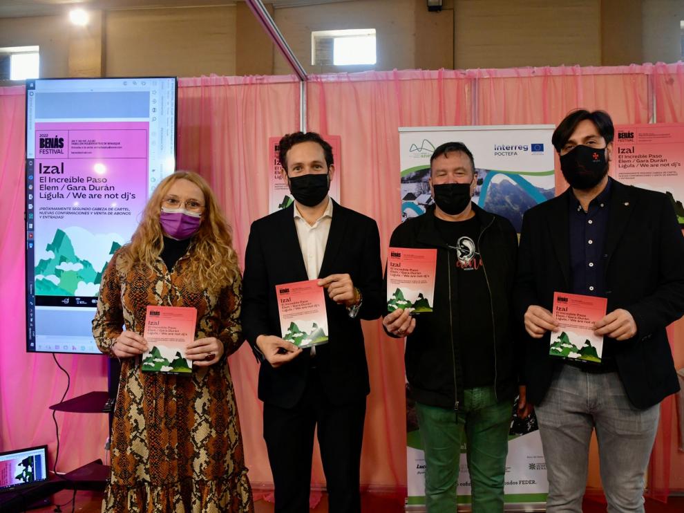 Autoridades y organización en la inauguración de la Feria Aragonesa de la Música de Monzón