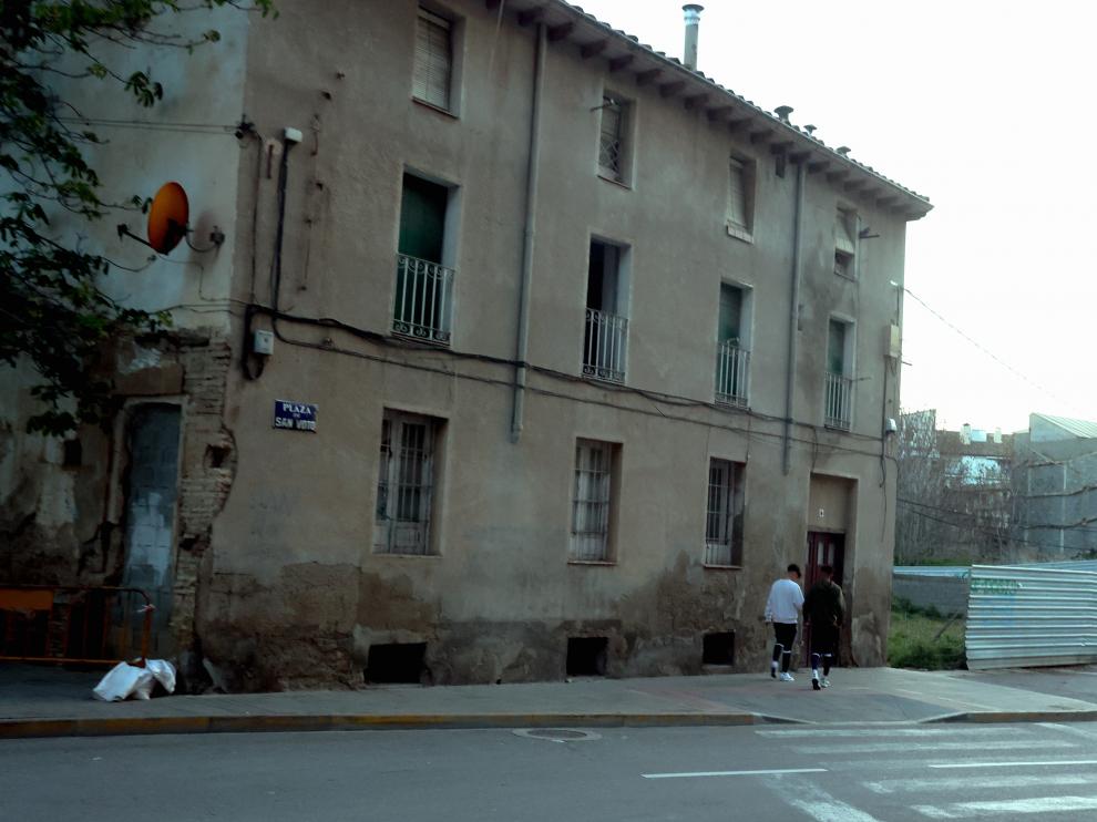 Vista del edificio de la plaza de San Félix y San Voto número 6, donde se concentran los problemas.
