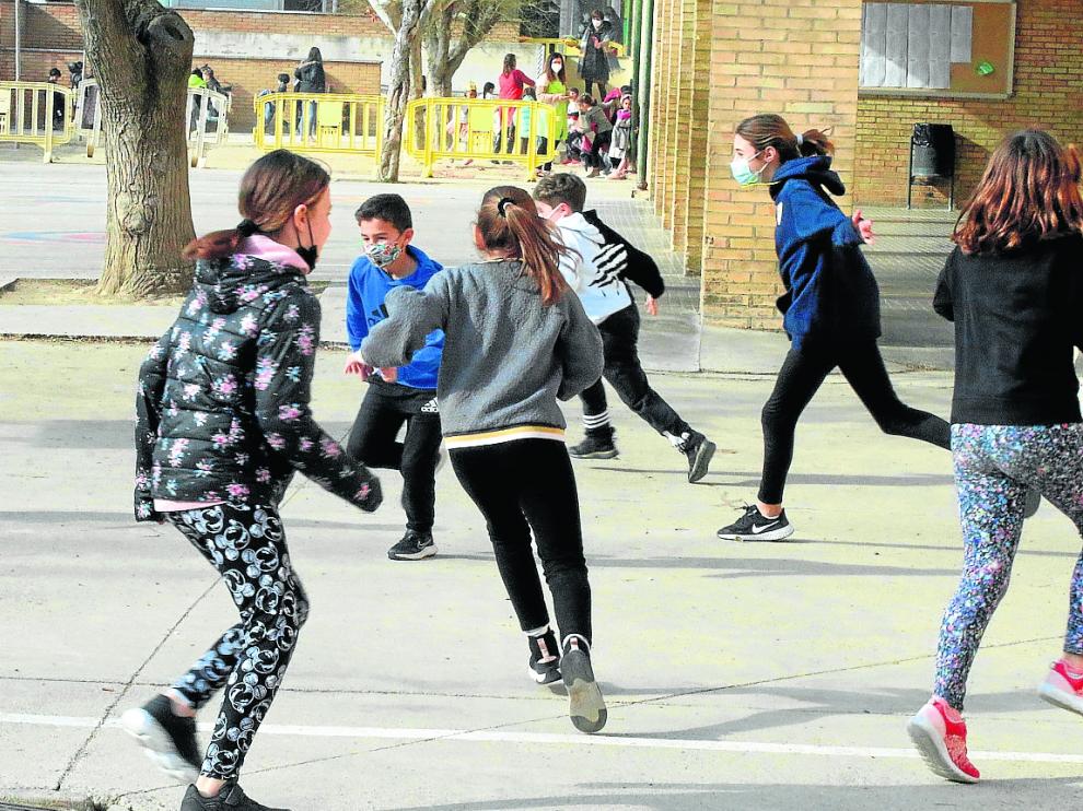 El uso de la mascarilla en el patio del recreo dejó de ser obligatorio el pasado febrero.