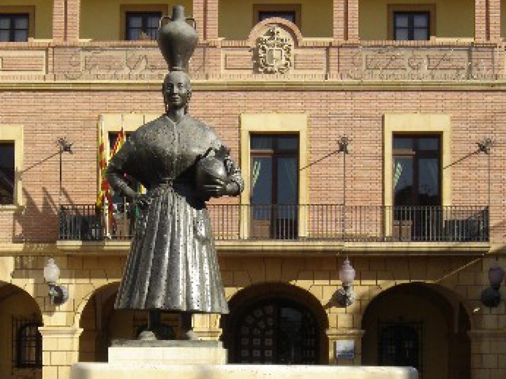 Monumento a les Dones de Faldetes en Fraga