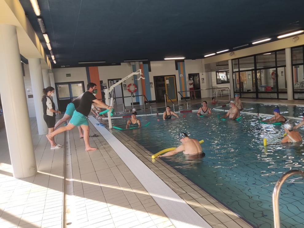 Actividad en la piscina Almériz de Huesca este año.