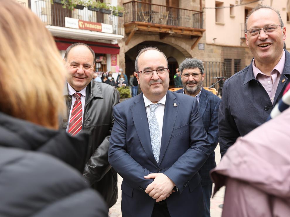 El ministro de Cultura y Deportes, Miquel Iceta, durante su visita a Mora de Rubielos.