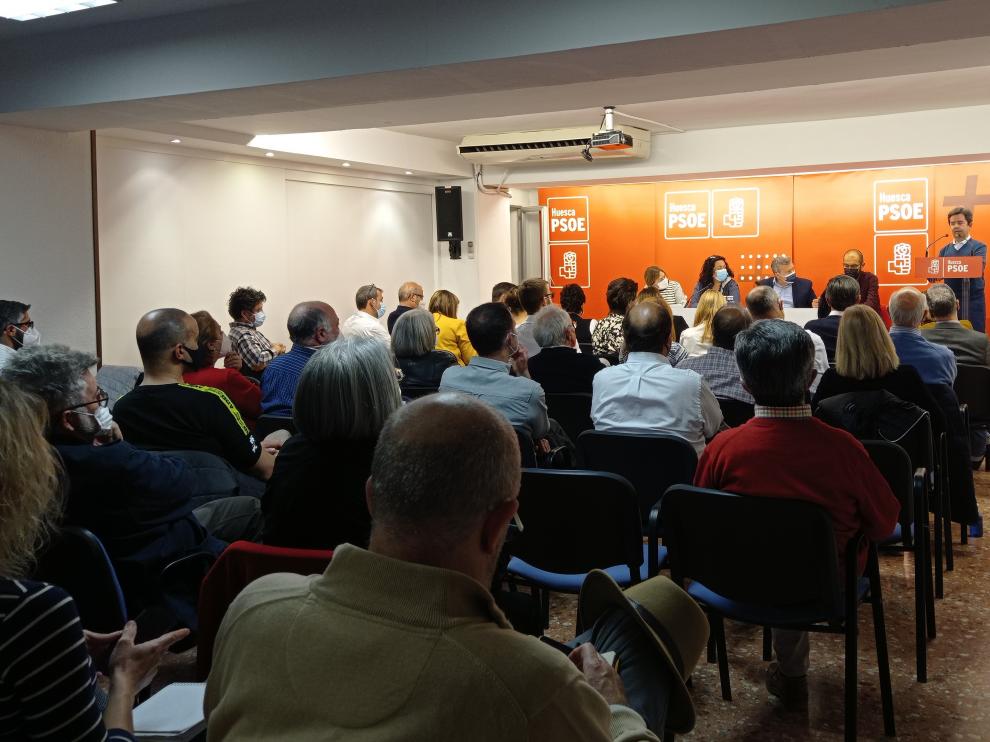 Momento de la asamblea de la agrupación local del PSOE Huesca.