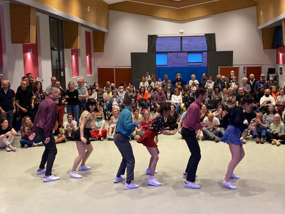 Cotton Swing School ofreció dos coreografías de lindy-hop