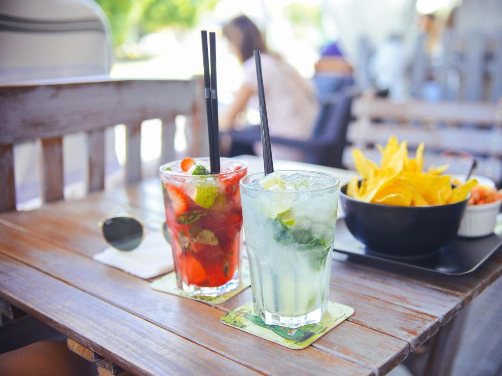 Las suaves temperaturas invitan a pasar el tiempo al aire libre con amigos y familia, por eso las terrazas y jardines se convierten en espacios preferentes.