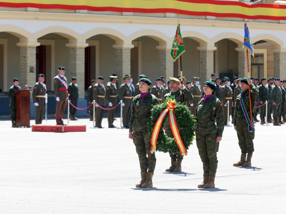 Homenaje a los que dieron su vida por España en el patio de armas del Sancho Ramírez.