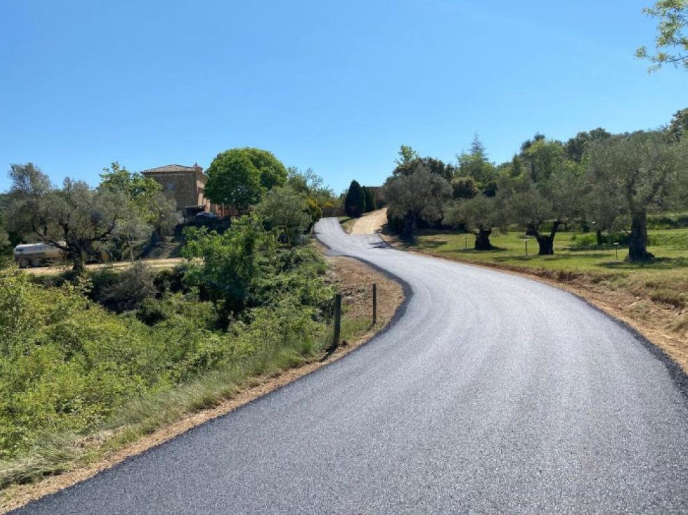 Vista del acceso a Buera.