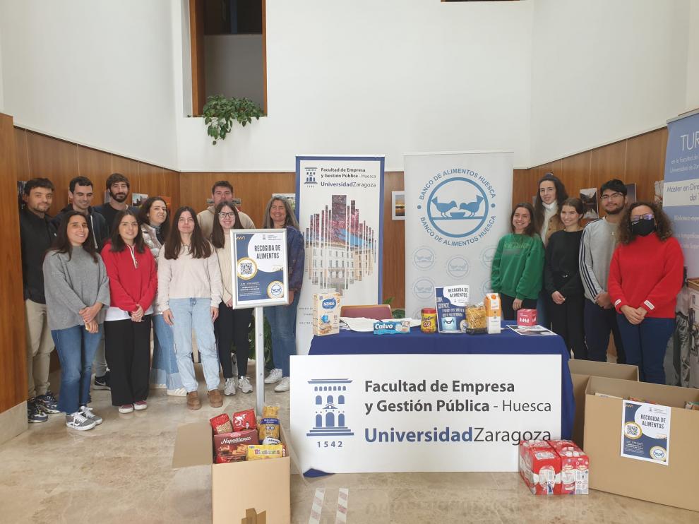 El Banco de Alimentos y el Campus colaboraron en una recogida de comida.