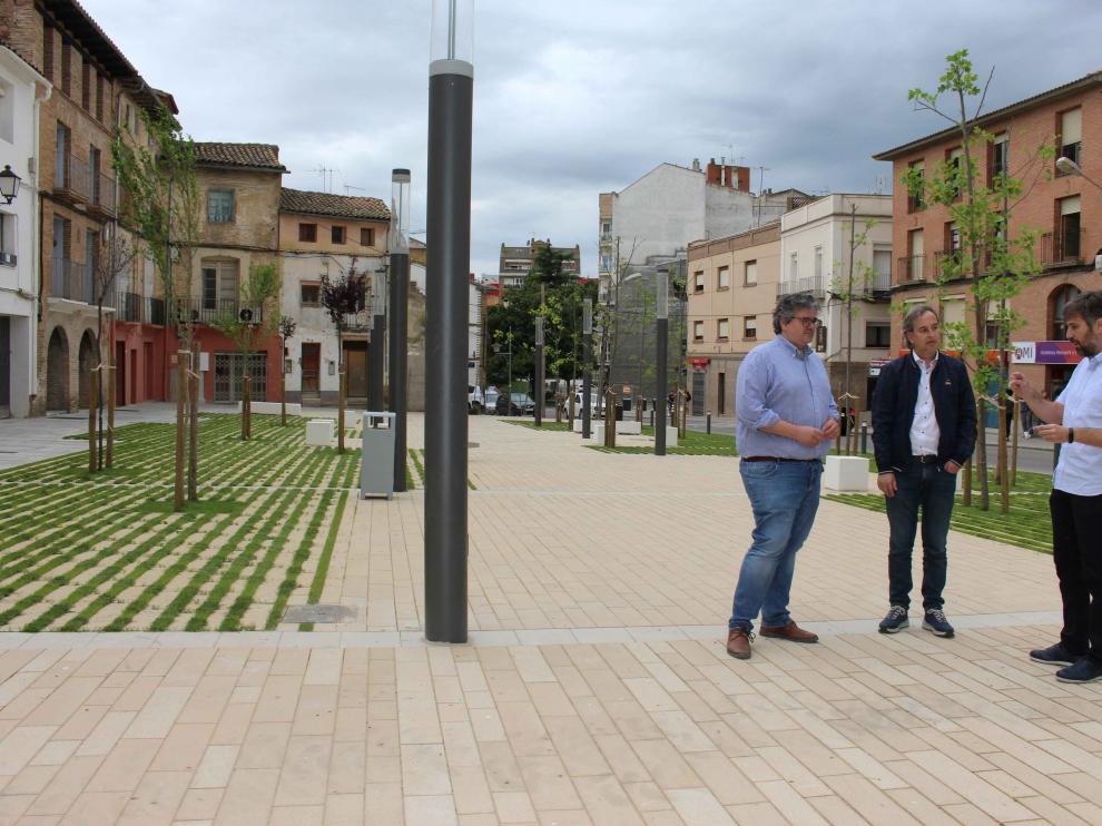 José Miguel Burillo, Alfonso Adán y Albert Pascal, ayer en la plaza de la Litera.