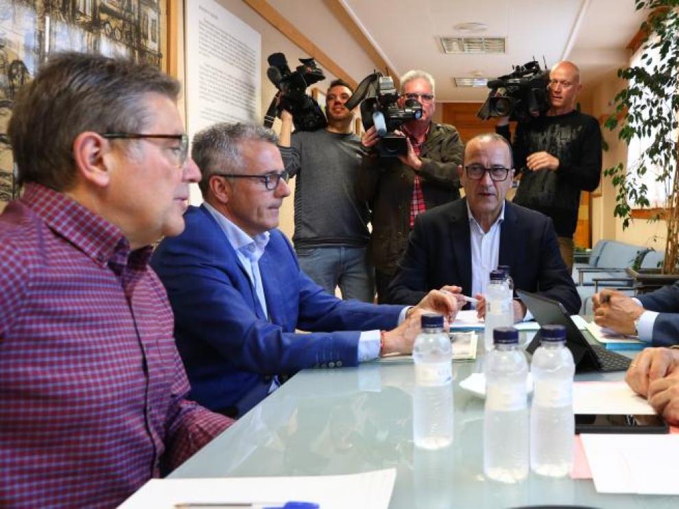 Felipe Faci se reúne con representantes institucionales y turísticos del Pirineo para abordar una posible propuesta de Candidatura Olímpica.
