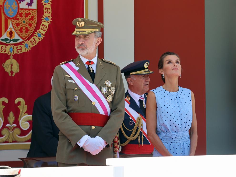 Los Reyes de España han presidido el desfile del Día de las Fuerzas Armadas.