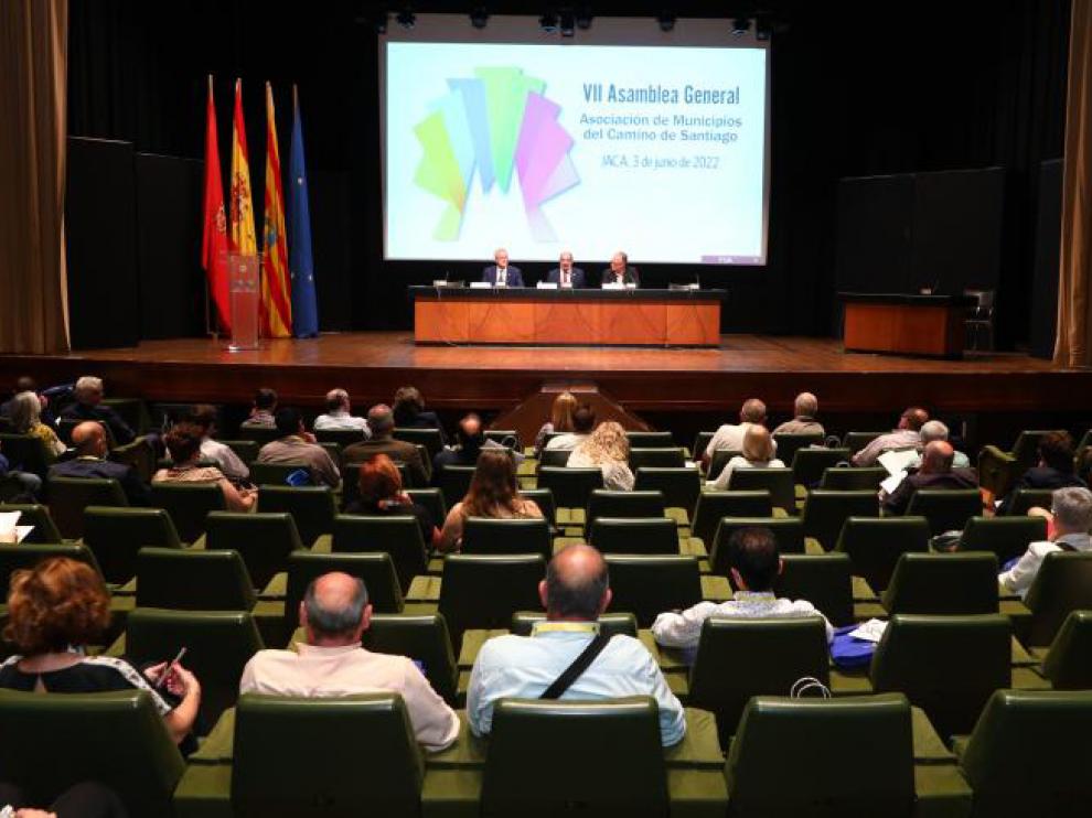 El Presidente de Aragón, Javier Lambán, inaugura la VII Asamblea de la Asociación de Municipios del Camino de Santiago (AMCS) que se reúne en Jaca