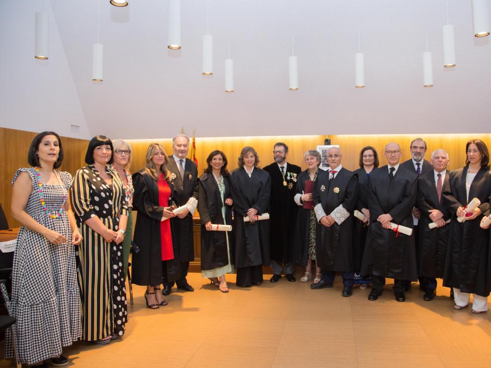 Entrega de insignias y diplomas por parte del Colegio de Procuradores de la Provincia de Huesca.