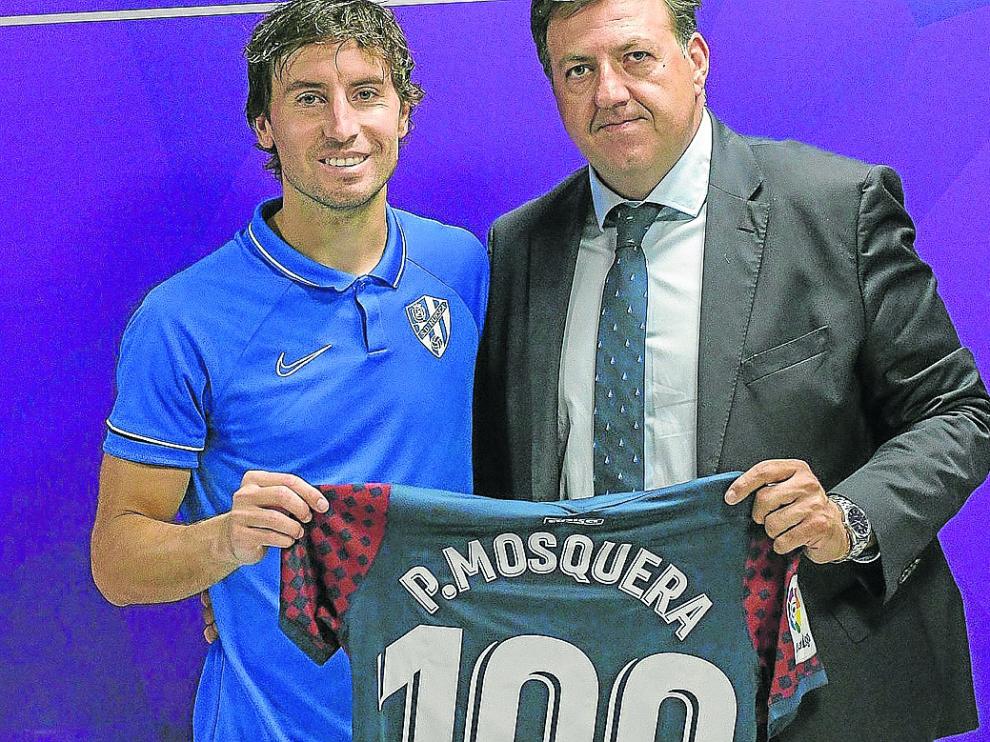 Mosquera se despidió del Huesca con 100 partidos disputados de azulgrana.
