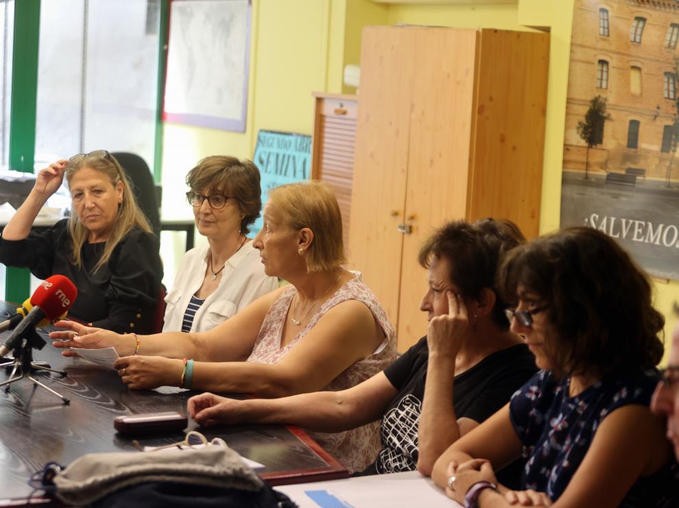 Susana Oliván, Julia Justes, Violeta Gracia, María José Calvo y Rosa Abadía.