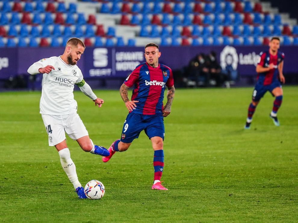 El Huesca visita al Levante en menos de cuarenta días