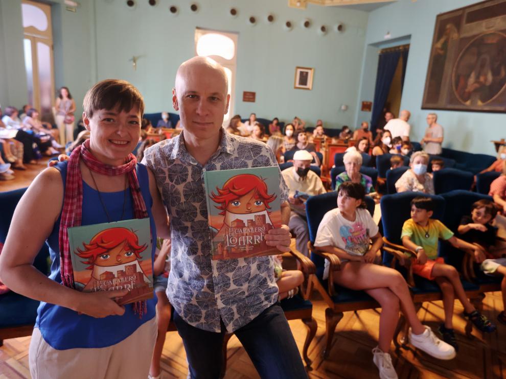 Sandra Araguas y David Guirao durante la presentación del libro