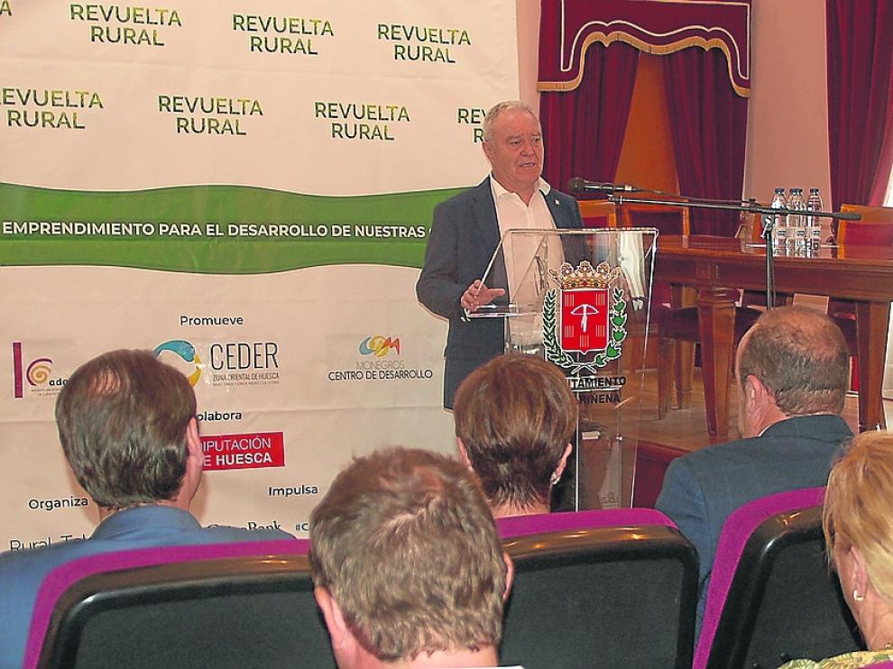 El presidente de la Diputación de Huesca, Miguel Gracia, en la presentación del evento.