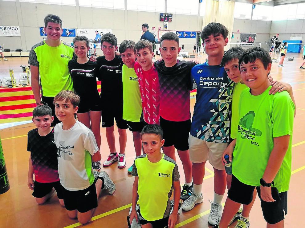 Gran parte de la representación de Bádminton Huesca en el torneo zaragozano.