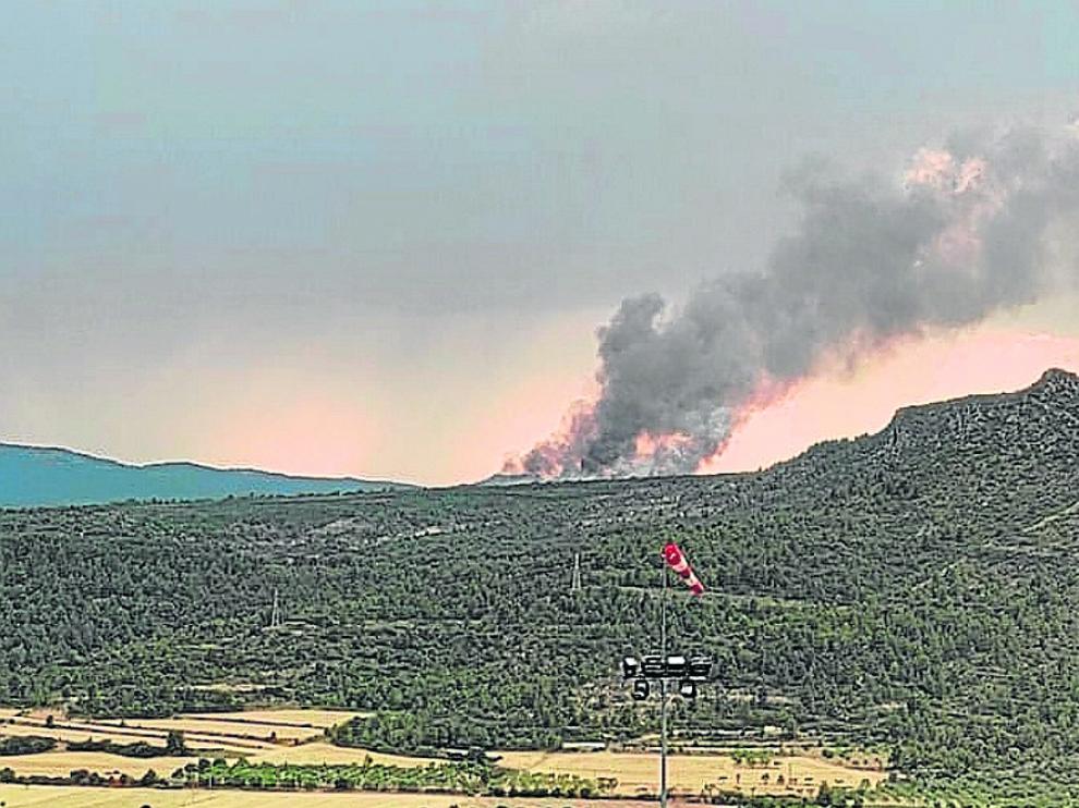 Imagen del incendio que afectó al monte de Agüero.
