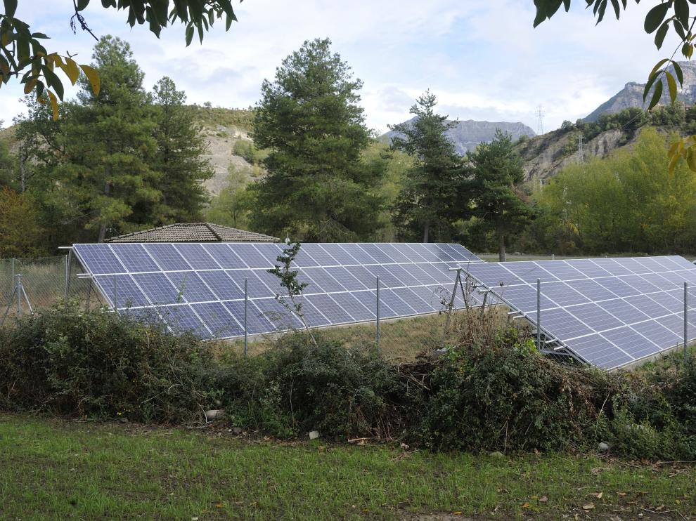 Las placas fotovoltaicas son una opción para la creación de comunidades energéticas.