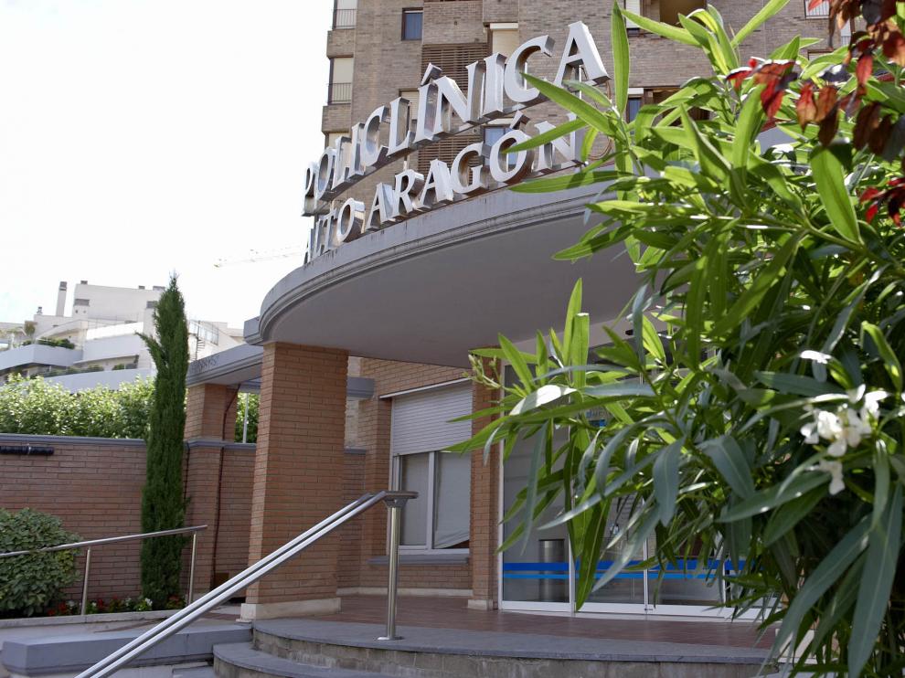 Exterior del edificio de la Policlínica Alto Aragón de Huesca.
