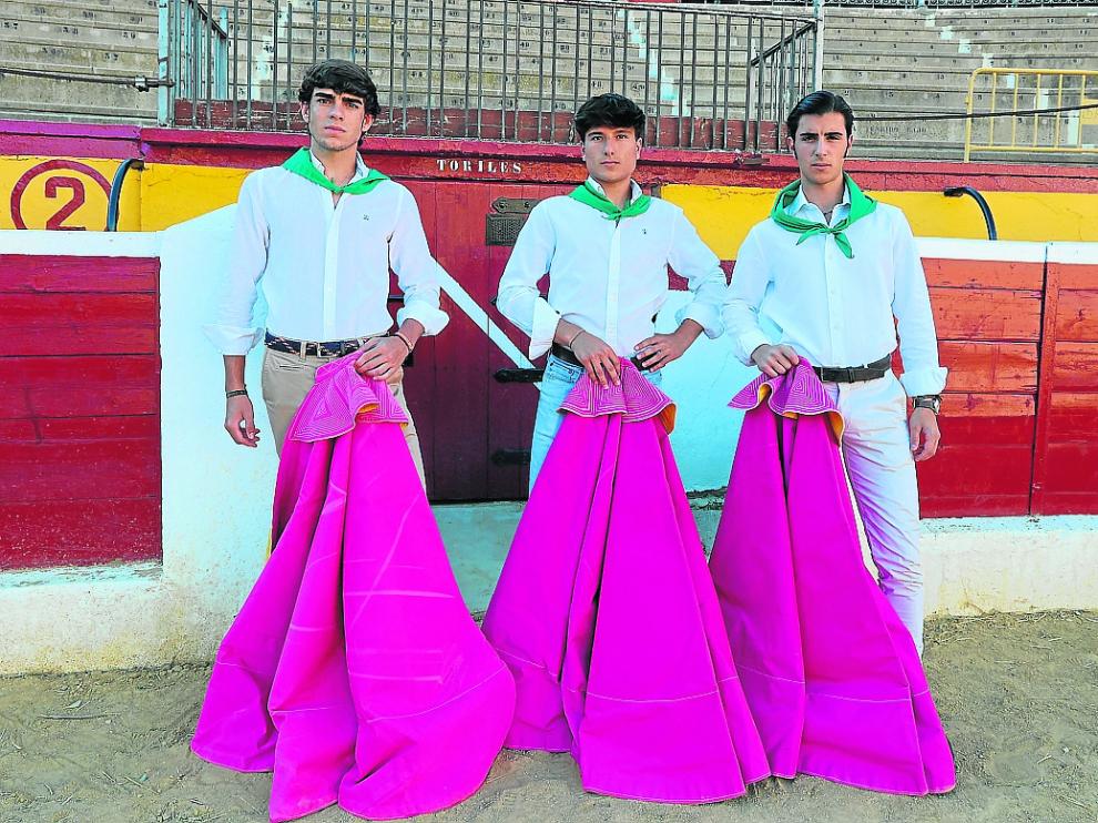 Jorge Mallén, Ignacio Boné y Miguel Porta Miravé en la plaza de toros de Huesca.