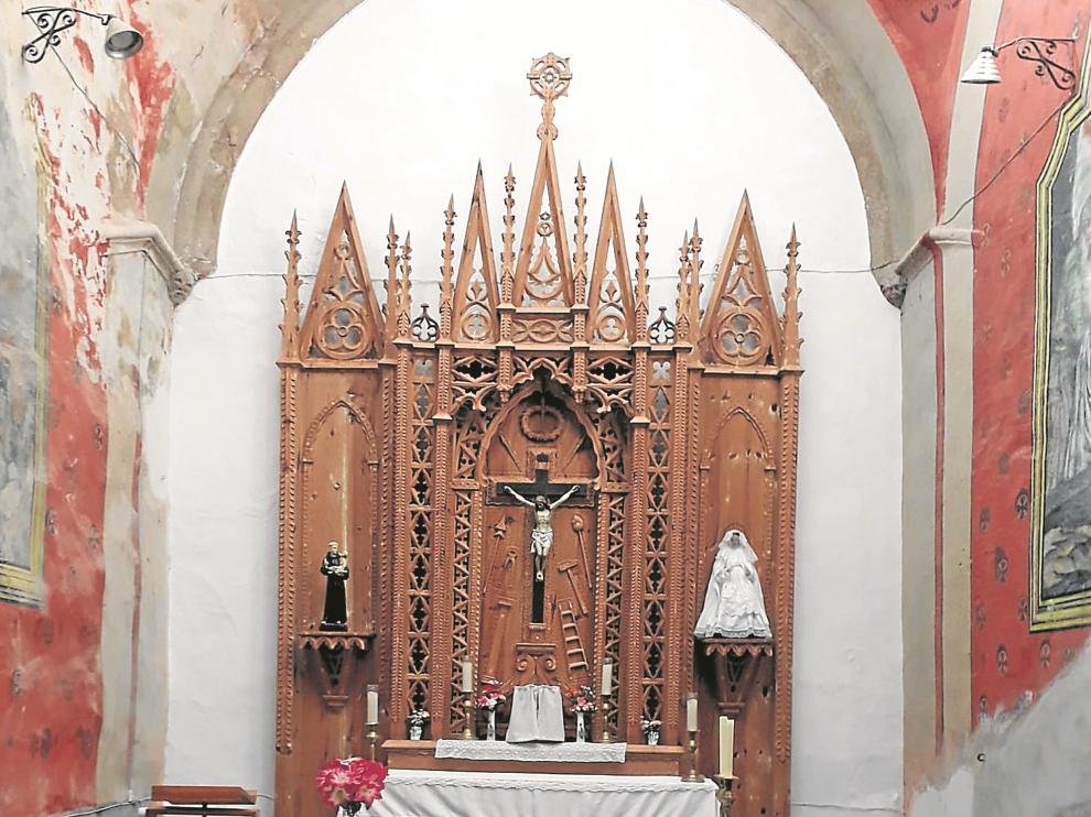 Imagen la capilla del Santo Cristo de la iglesia de La Asunción de Laguarres.