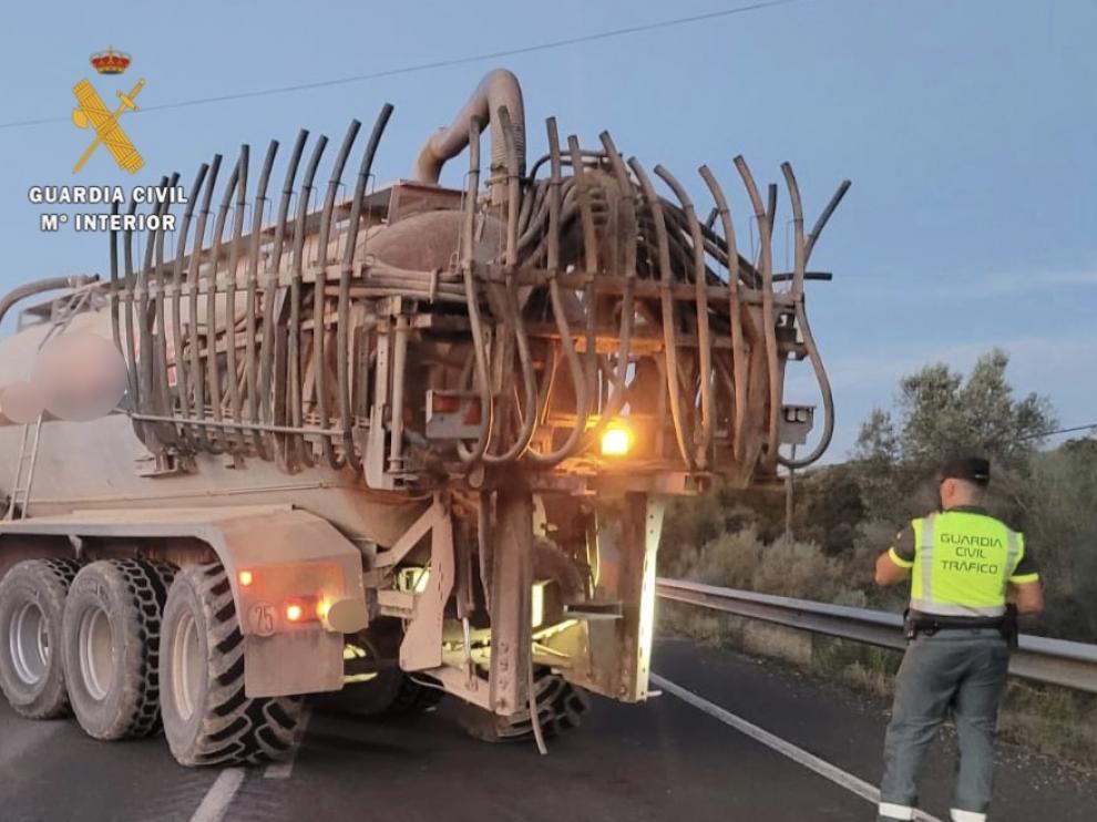 Intervención de la Guardia Civil en el accidente.