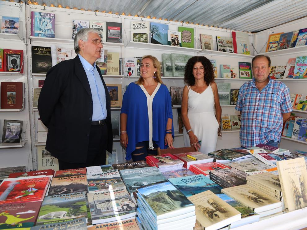 Buesa, Moratinos, Artillo (autora de las fotos del nuevo libro) y Tomás.