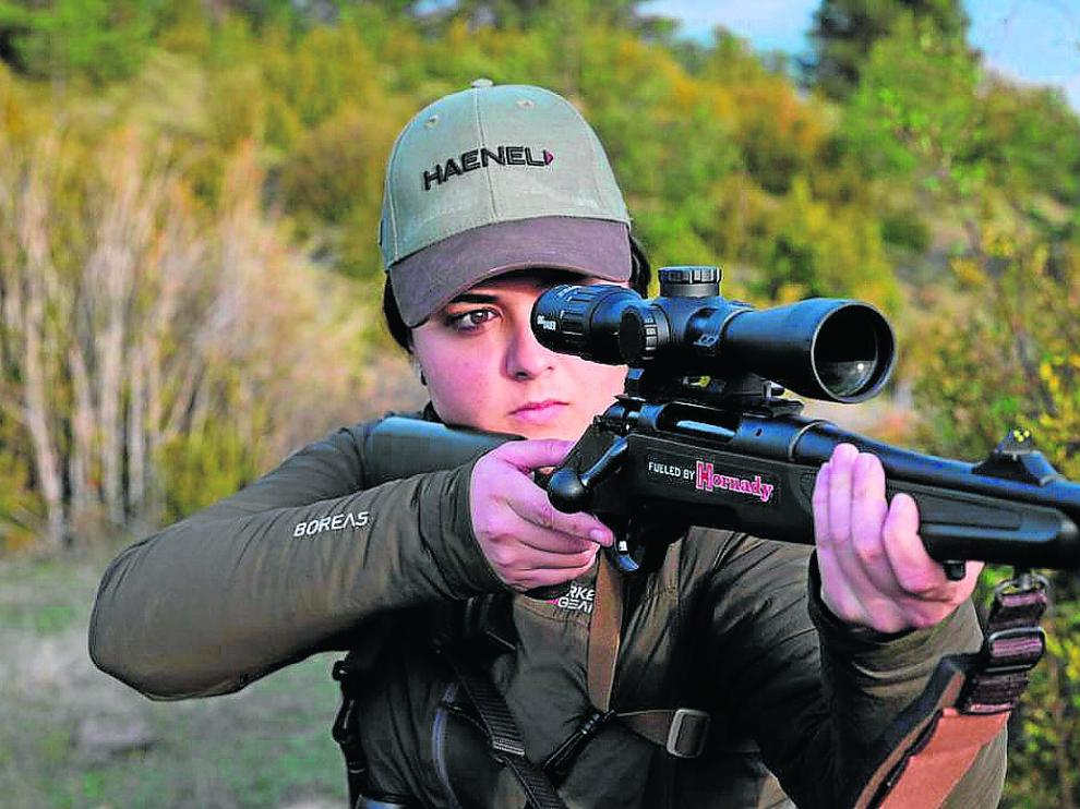Eva Lafragüeta es una de las pocas mujeres cazadoras.