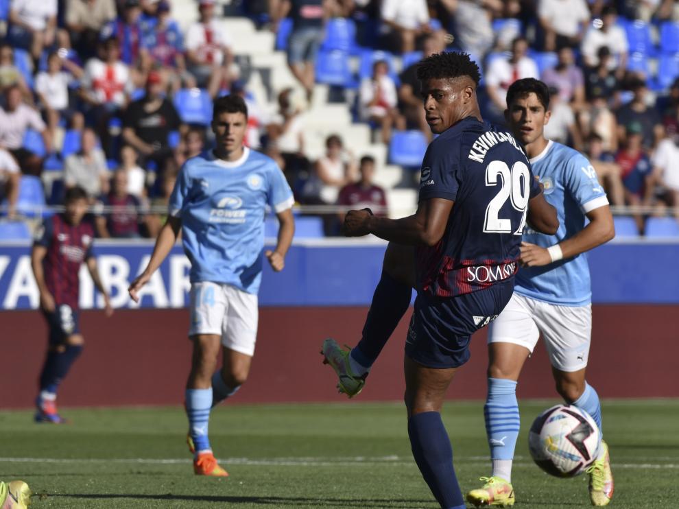 Kevin Carlos, protagonista en el encuentro y autor del primer gol.