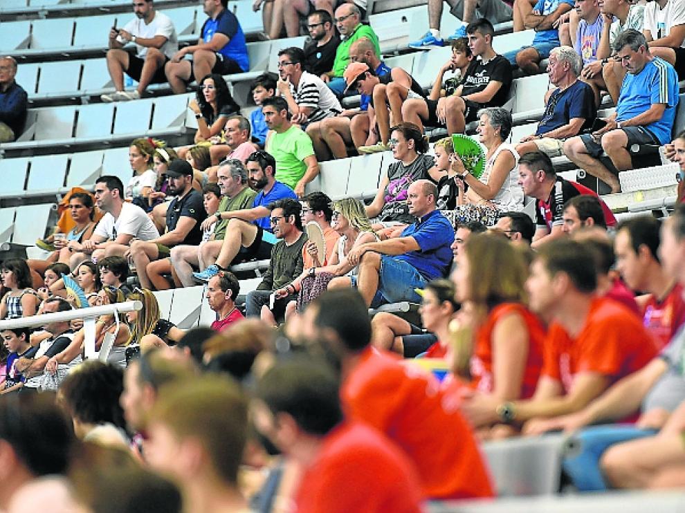 El Palacio de Deportes registró una buena entrada de aficionados en el partido contra el Valladolid.