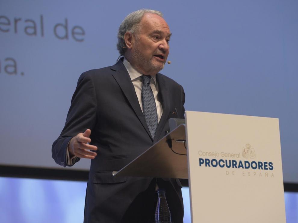 Juan Carlos Estévez durante la presentación de las conclusiones de las jornadas de procuradores en Huesca.