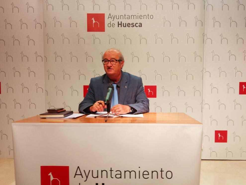 El concejal de Hacienda, José María Romance, presentando la propuesta de Ordenanzas Fiscales.