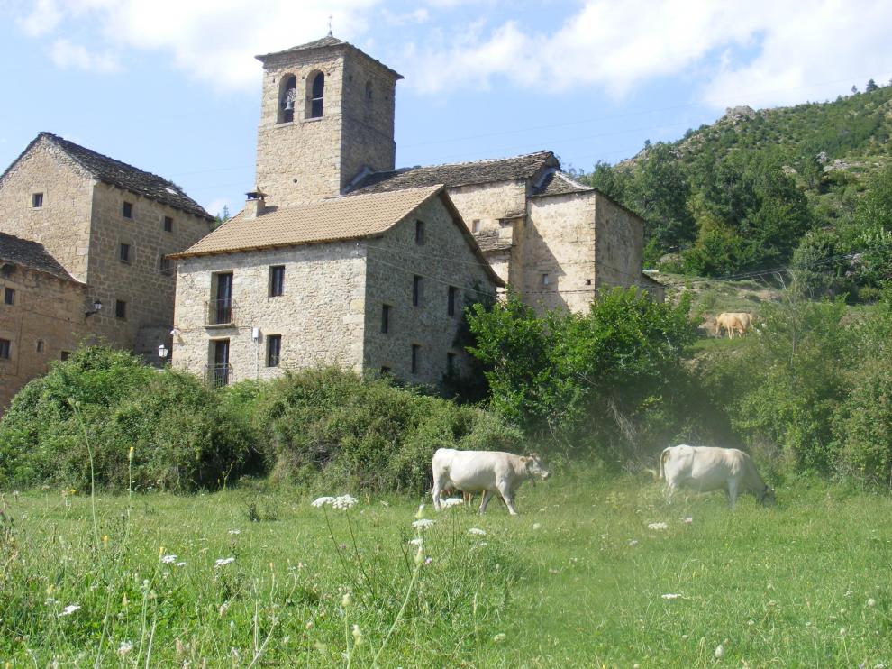 El pueblo de Laguarta en el valle del Guarga.