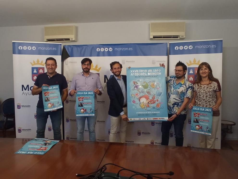 Álvaro Paúl, Miguel Hernández, Isaac Claver, XCAR Malavida y Olga Asensio presentaron el cartel de la FLA.